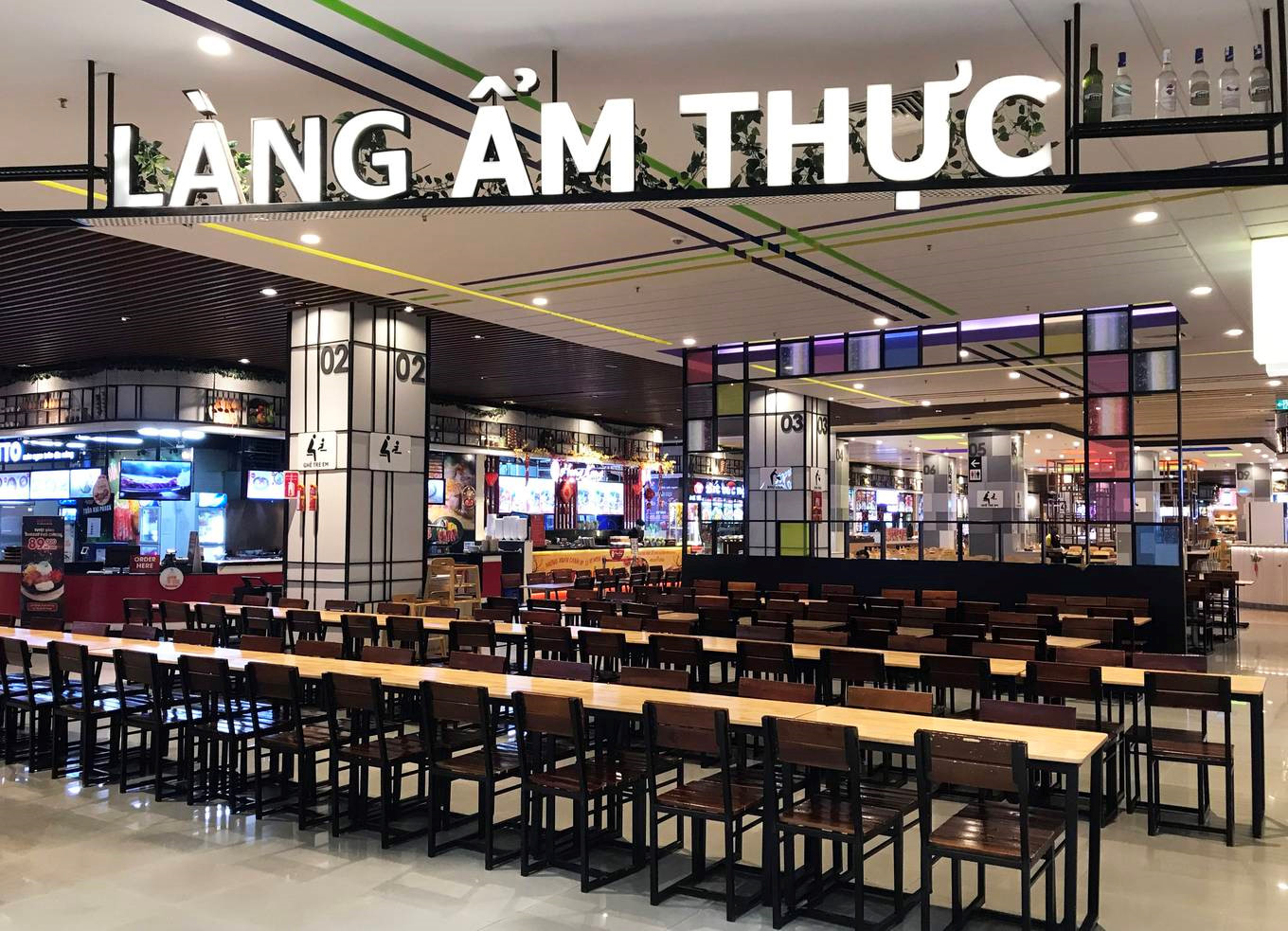 Khu thương mại, vui chơi vắng người cuối tuần