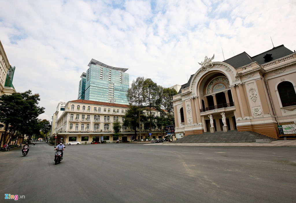 Nguoi TP.HCM dong cua o nha, duong pho vang lang hinh anh 6 v5_zing.jpg