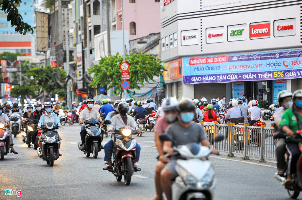 Duong pho TP.HCM dong duc trong thoi gian cach ly toan xa hoi hinh anh 7 SGDD_zing_14_.JPG