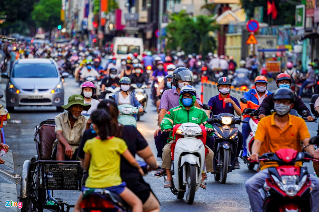 Duong pho TP.HCM dong duc trong thoi gian cach ly toan xa hoi hinh anh 3 SGDD_zing_8_.JPG