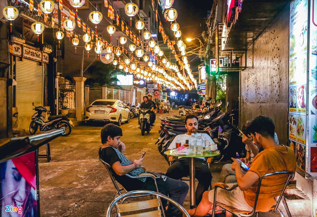 Pho Tay Bui Vien van diu hiu sau khi het cach ly xa hoi hinh anh 11 bv12_zing.jpg
