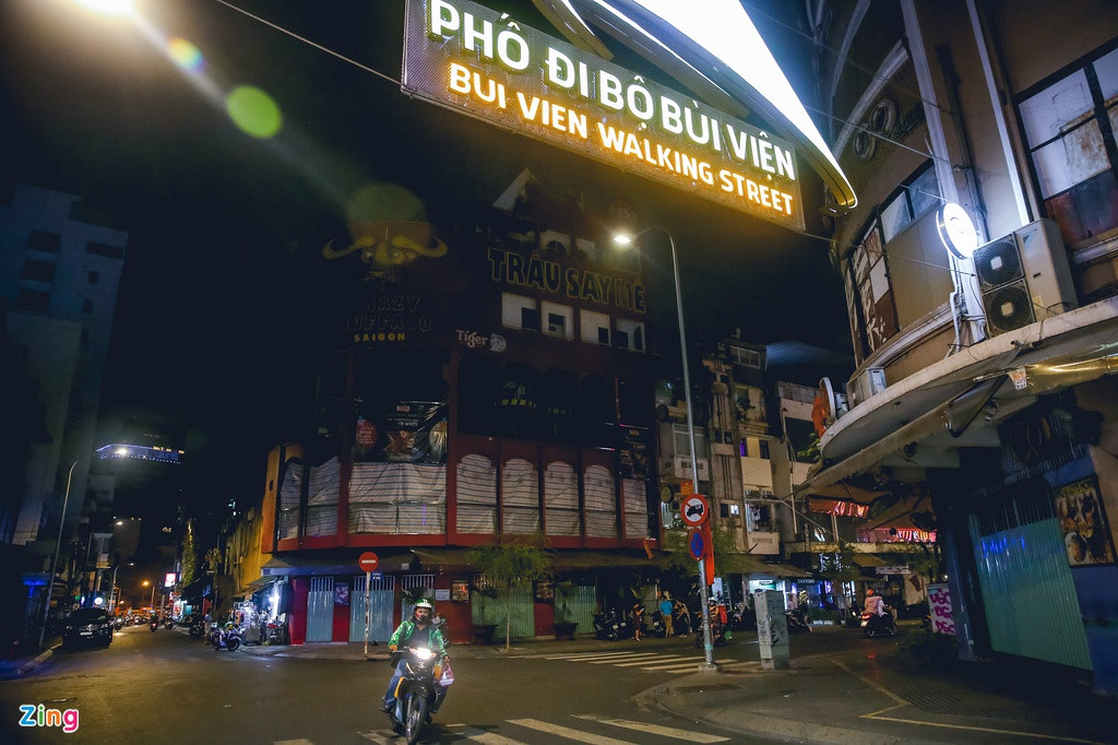 Pho Tay Bui Vien van diu hiu sau khi het cach ly xa hoi hinh anh 2 bv2_zing.jpg