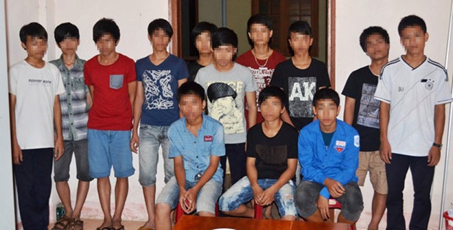  Một nh&oacute;m lừa đảo c&ograve;n trong tuổi học sinh ở TX.Quảng Trị bị c&ocirc;ng an bắt giữ v&agrave;o năm 2014 Ảnh: Thanh Lộc 