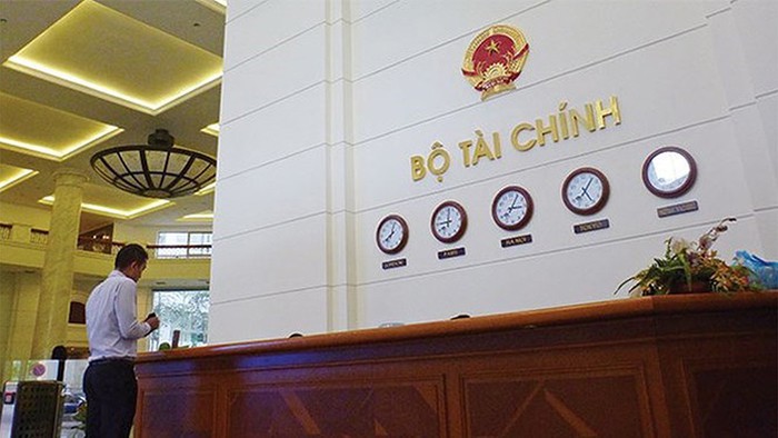 Bộ Tài Chính gia hạn thời gian giảm và miễn 15 loại dịch vụ chứng khoán thêm 10 tháng
