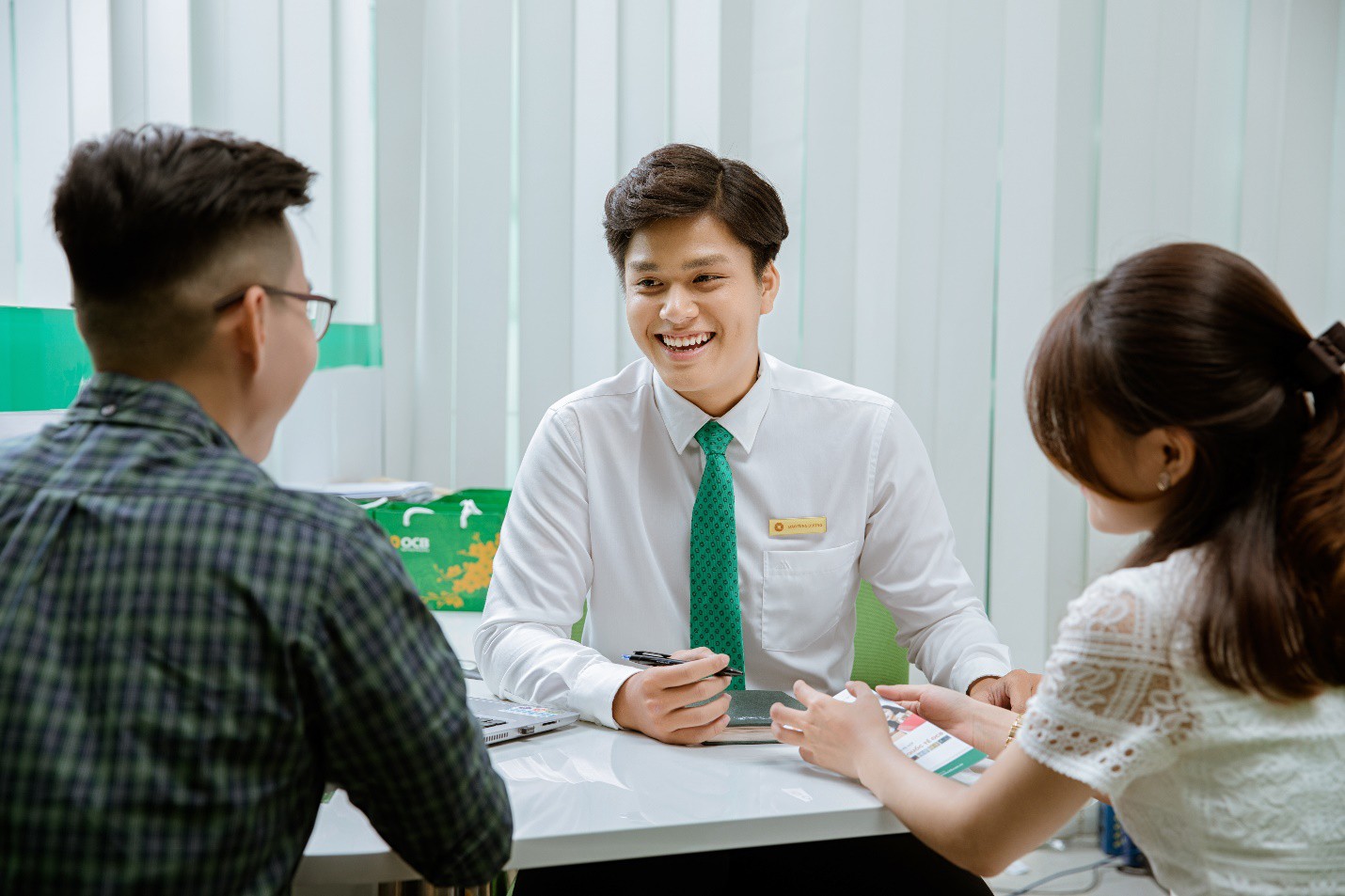 OCB ra mắt dịch vụ chuyển tiền quốc tế online