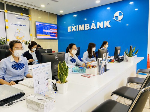 Mở lại phòng giao dịch Eximbank sau phong tỏa