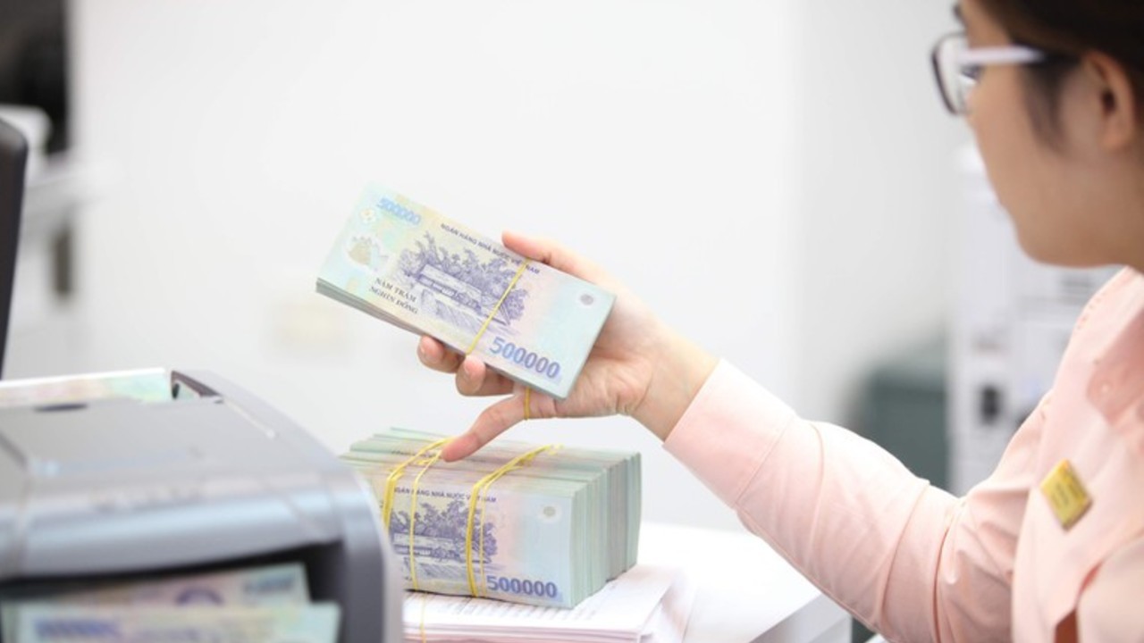 Ngân hàng tiếp tục giảm lãi suất huy động kỳ hạn ngắn