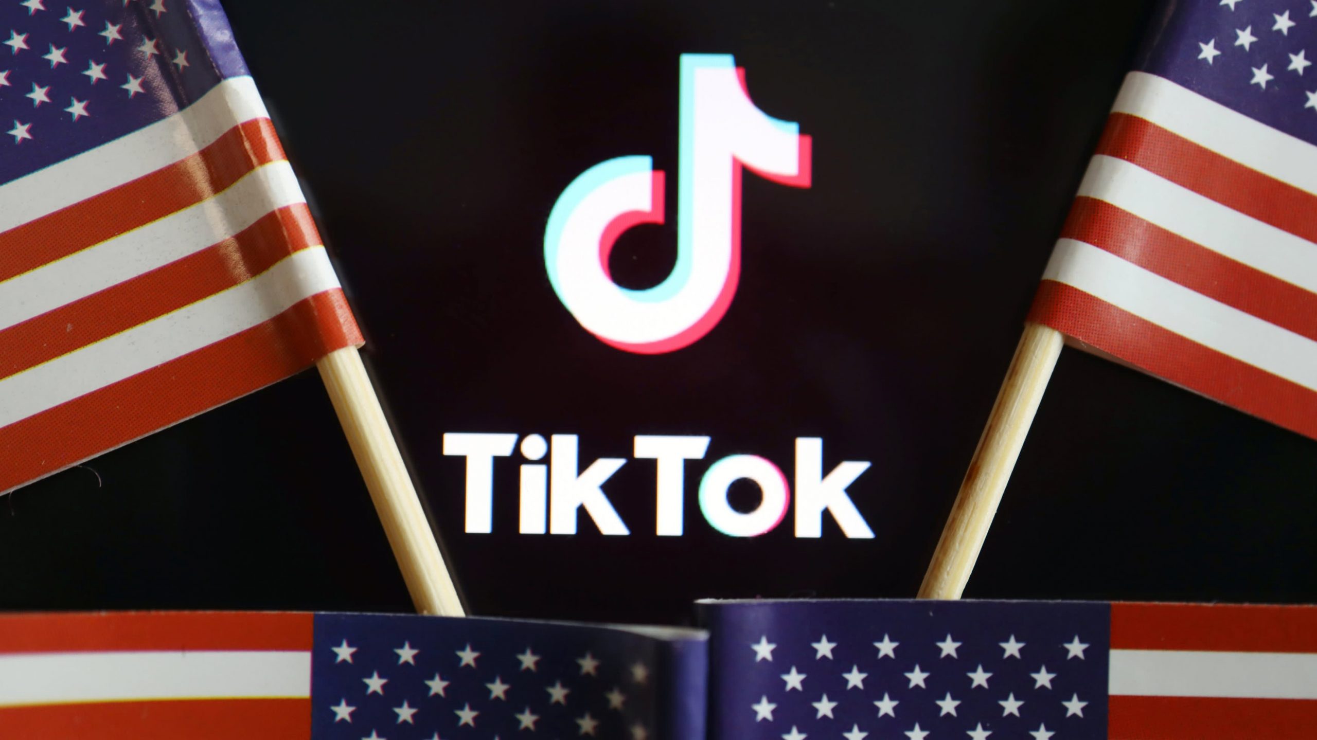 Walmart muốn kết hợp cùng Microsoft để thâu tóm TikTok Mỹ