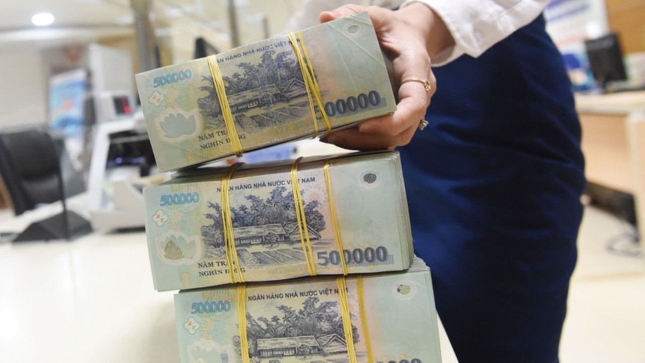 Nợ xấu tại ngân hàng gia tăng, nguồn lực đối ứng sụt giảm