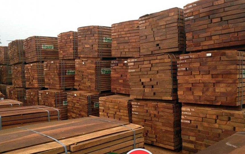 Gỗ tấm ghép thanh vẫn được hưởng thuế xuất khẩu 0% để “tránh xáo trộn”