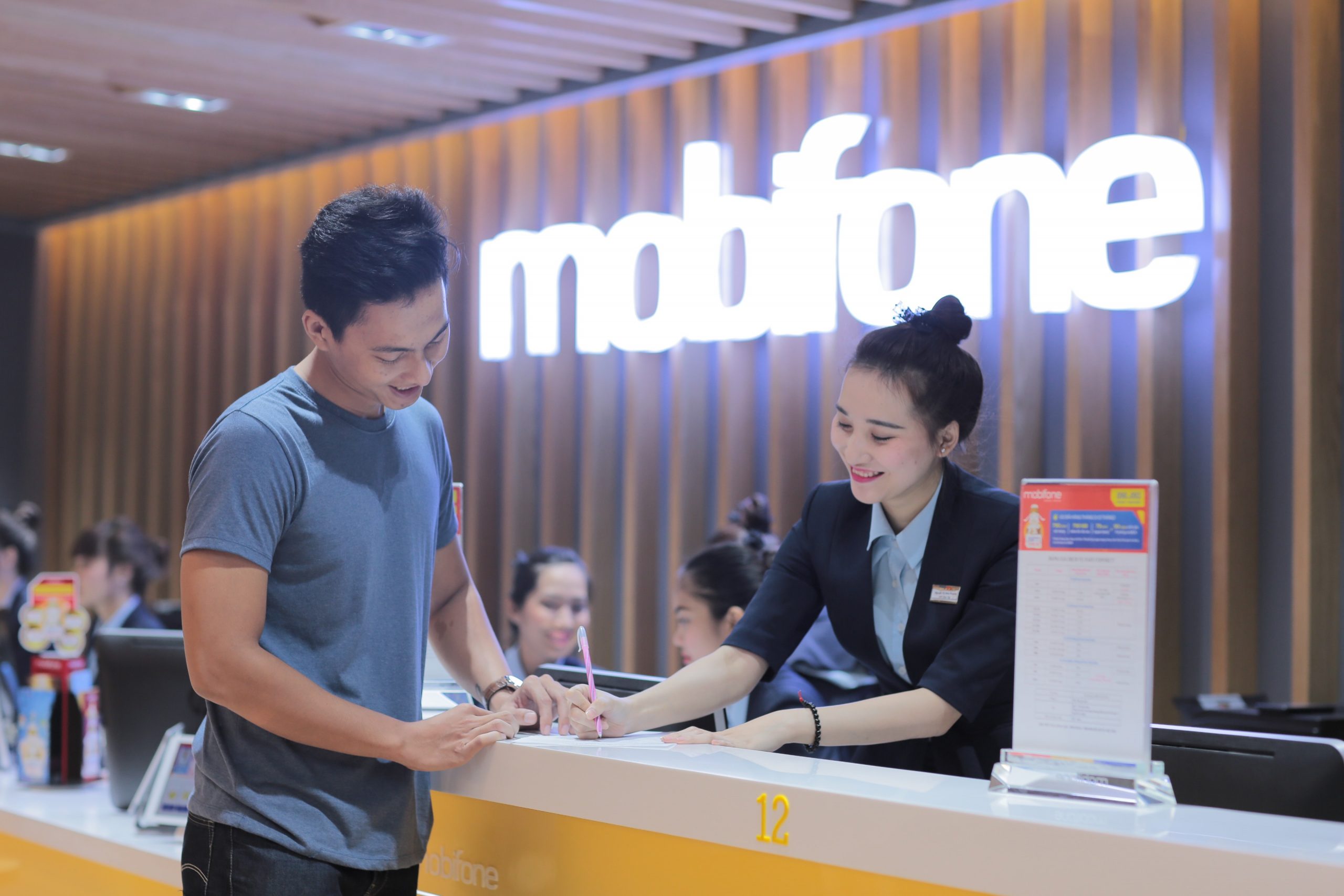 MobiFone được bình chọn vào top 500 doanh nghiệp có lợi nhuận tốt nhất năm 2020