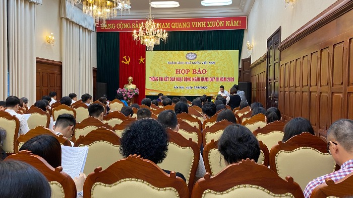 Tăng trưởng tín dụng mới đạt 4,81%, nợ xấu nội bảng vẫn dưới 2%