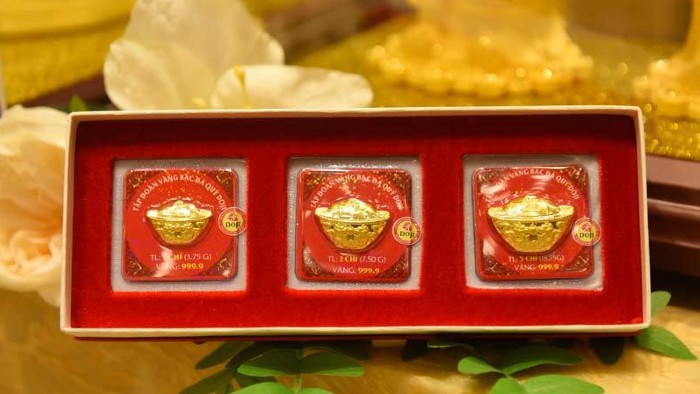 Giá vàng SJC tiếp tục đi xuống