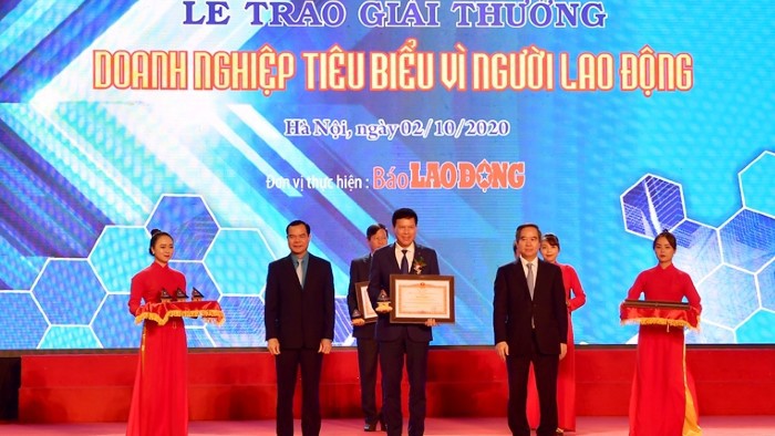 Thủ tướng tặng Vietcombank bằng khen “Doanh nghiệp tiêu biểu vì người lao động”