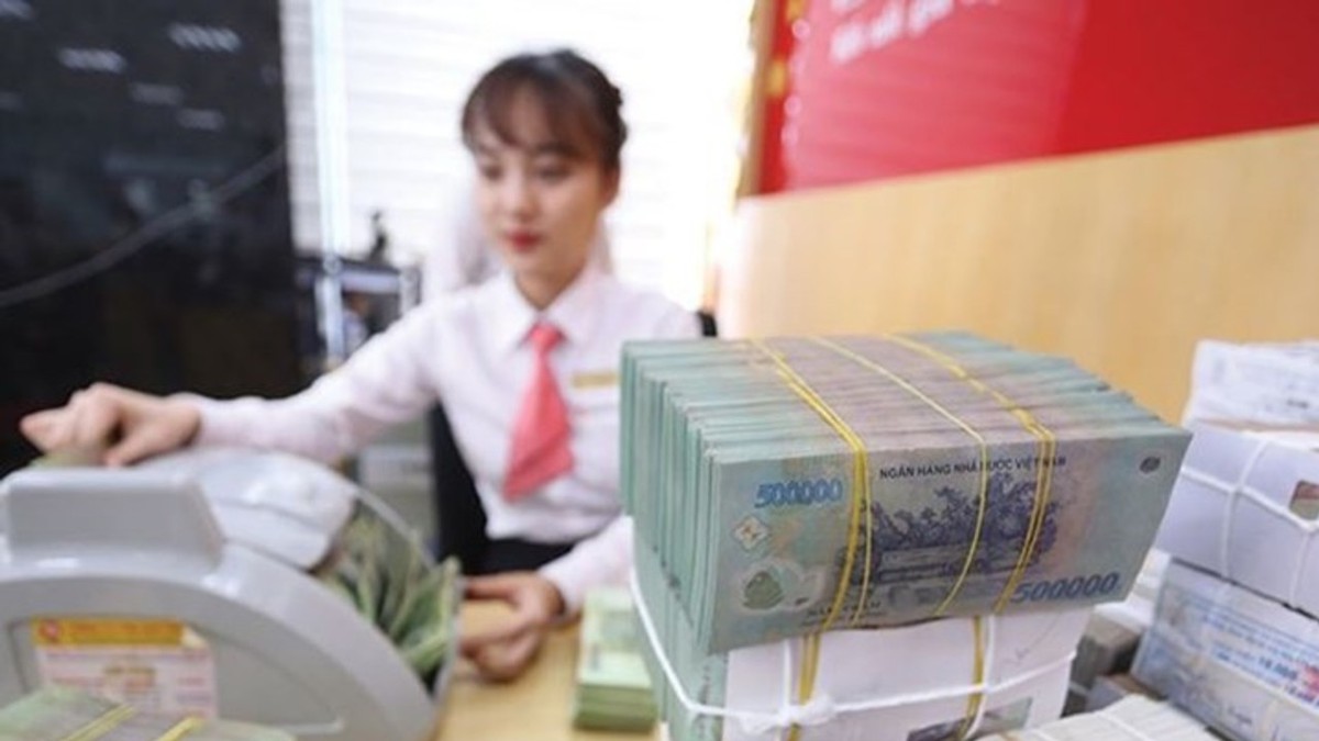 Lãi suất huy động kỳ hạn ngắn tiếp tục giảm sâu