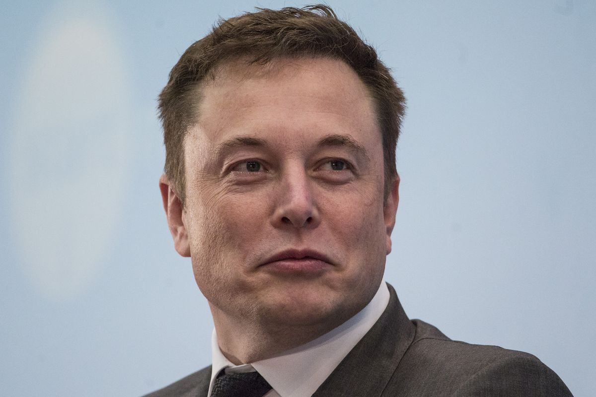 Elon Musk giàu vượt Bill Gates