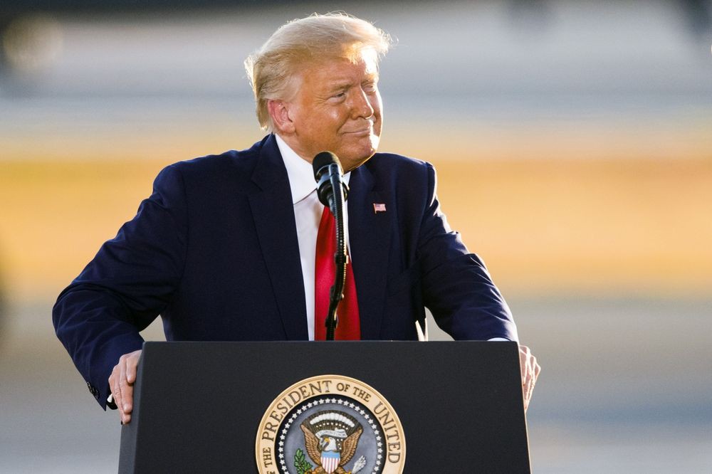 Tổng thống Donald Trump sẽ trừng phạt “đại gia” công nghệ Mỹ trong tuần tại vị cuối cùng?