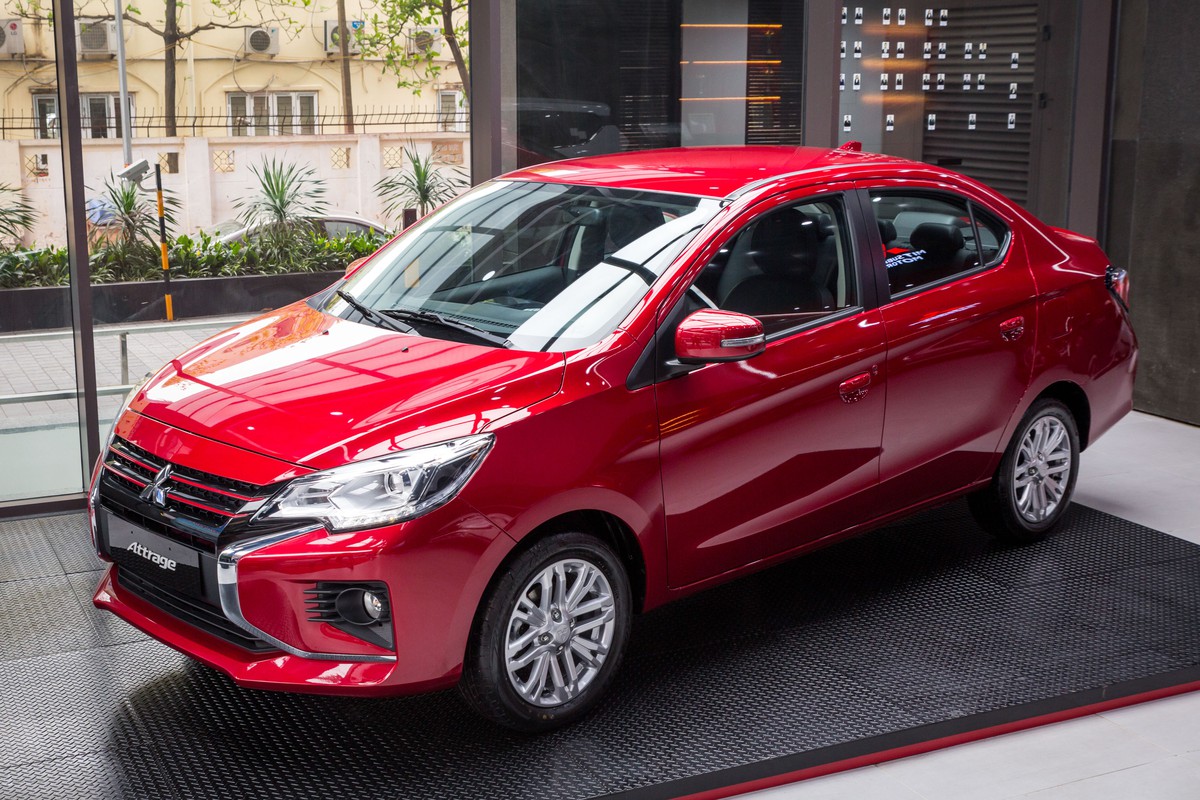 Sedan Nhật “ngập tràn tính năng” giá 485 triệu đồng