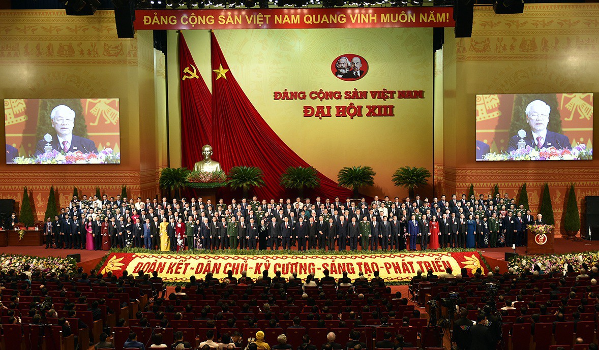 Bế mạc Đại hội Đảng lần thứ XIII, thông qua nhiều nội dung quan trọng