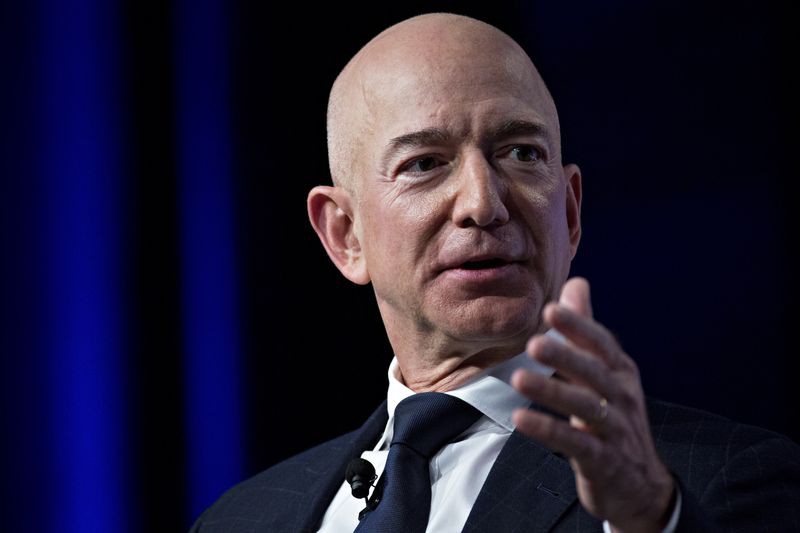 Jeff Bezos định ngày rời ghế CEO Amazon