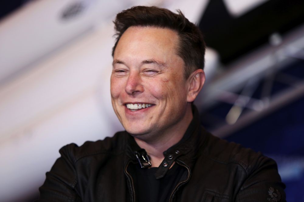 Elon Musk giành lại ngôi giàu nhất thế giới