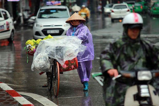 Miền Bắc đón không khí lạnh yếu gây mưa dông diện rộng