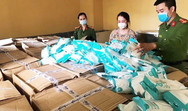 Phát hiện đối tượng người Trung Quốc mua khẩu trang trôi nổi, bán thu lời gấp 2,5 lần