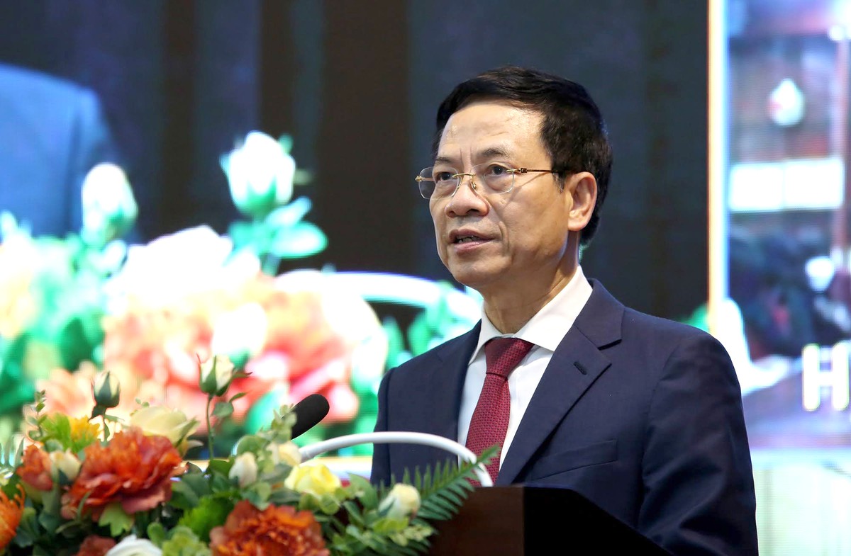 Bộ trưởng Nguyễn Mạnh Hùng: “Năm 2021 đẩy toàn đất nước vào chuyển đổi số”