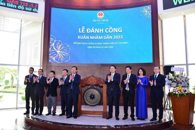 Lãnh đạo Bộ Tài chính, UBCK, UBND TP.HCM tại Lễ đánh cồng đầu Xuân Nhâm Dần 2022