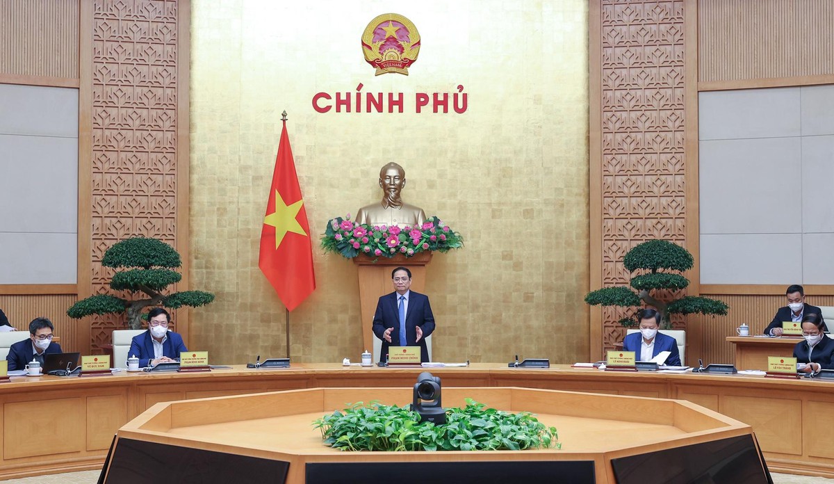 Thủ tướng dự báo, tình hình tháng 3 và những tháng tới sẽ tiếp tục có khó khăn, thách thức nhiều hơn thuận lợi và thời cơ, nhiều diễn biến không dự báo được - Ảnh: VGP