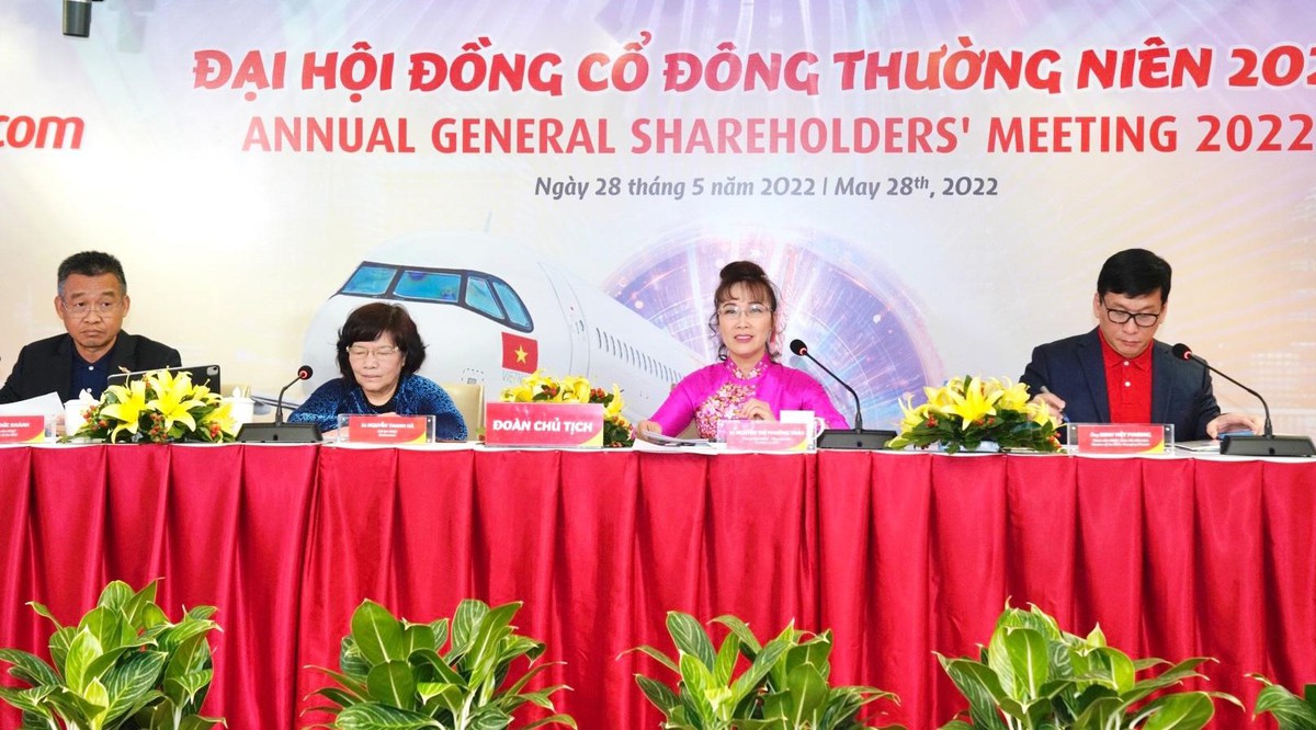Đoàn chủ tịch tại Đại hội đồng cổ đông Vietjet diễn ra sàng 28-5 (ảnh: N.Q)
