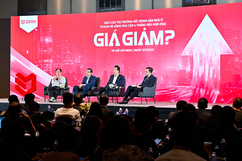 Các chuyên gia chia sẻ tại sự kiện