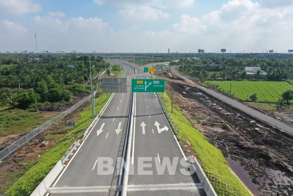 Từ 9h ngày 1/8/2022, toàn bộ các tuyến cao tốc đã thực hiện thu phí điện tử không dừng. Ảnh: Quang Toàn/BNEWS/TTXVN