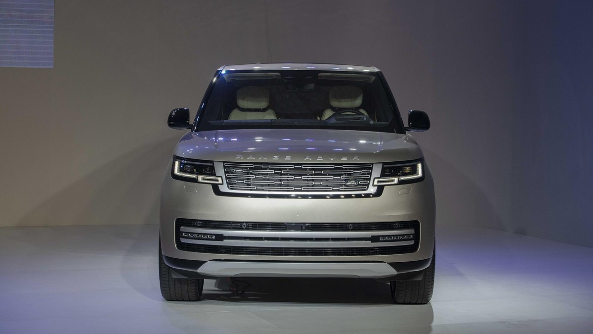 Range Rover mới có mặt tại Việt Nam, giá cao nhất gần 24 tỷ đồng