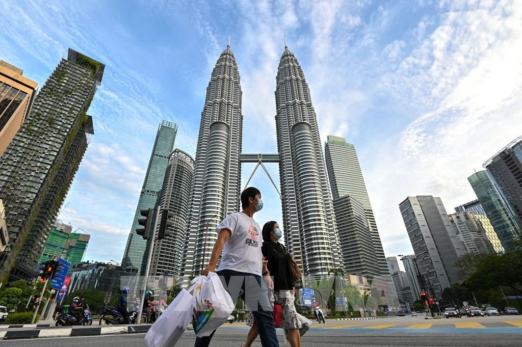 Người dân tại Kuala Lumpur, Malaysia, ngày 29/1/2021. Ảnh: THX/ TTXVN