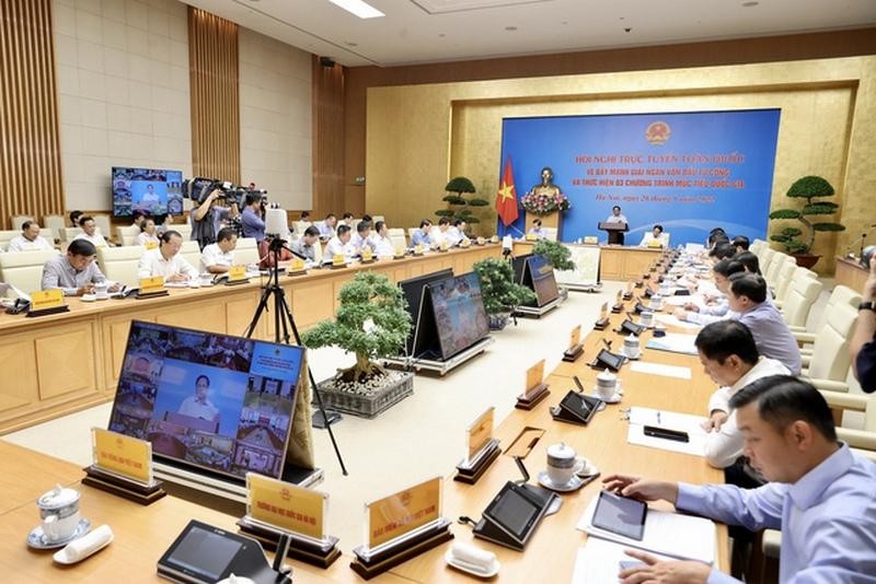 Toàn cảnh Hội nghị trực tuyến toàn quốc về đẩy mạnh giải ngân vốn đầu tư công và thực hiện 3 chương trình mục tiêu quốc gia. Ảnh: VGP