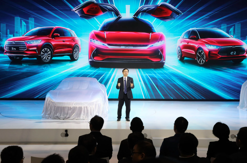 Hãng xe điện BYD đã soán ngôi Tesla của tỷ phú Elon Musk để trở thành nhà sản xuất ôtô chạy bằng pin lớn nhất thế giới. Ảnh: SCMP.