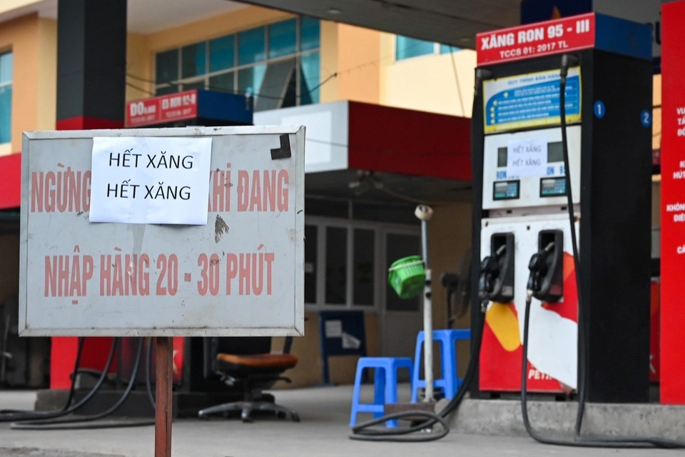 Thị trường xăng dầu Việt Nam đang rất bất ổn. Ảnh: Đức Anh.