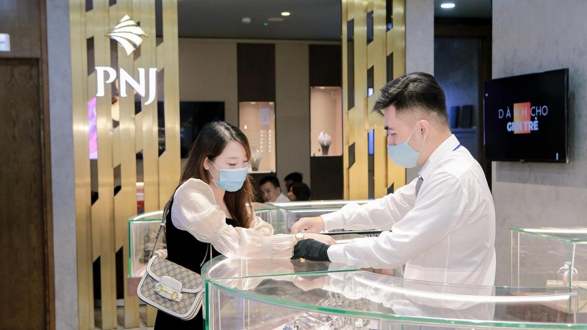 PNJ công bố lợi nhuận kinh doanh tăng vọt so với cùng kỳ