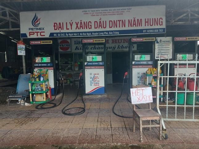 Cửa hàng xăng dầu DNTN Năm Hung ở Sóc Trăng hết xăng. ẢNH: T.Q