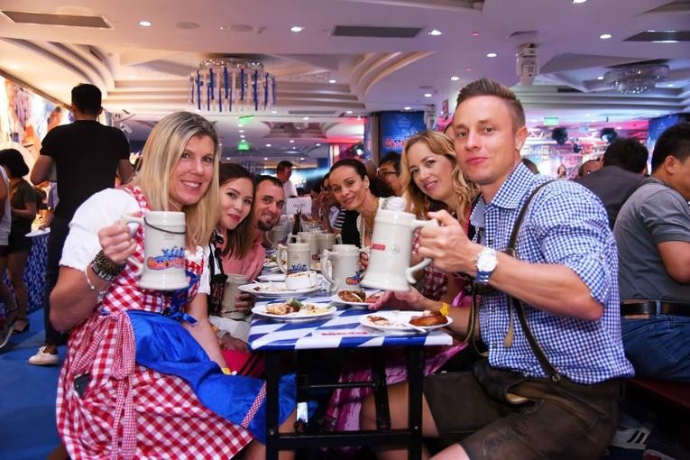Tưng bừng tuần lễ ẩm thực và văn hóa Đức "Oktoberfest Việt Nam 2022"