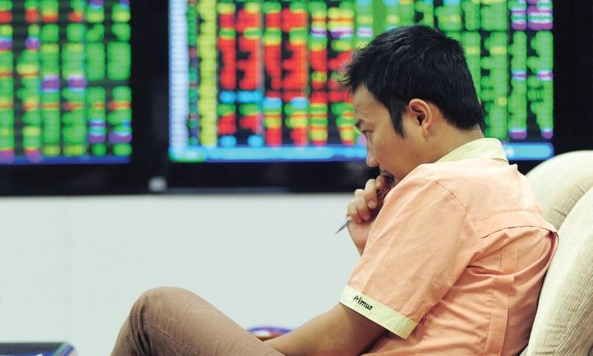 Nhiều nhà đầu tư cắt lỗ, chuyển sang nắm giữ tiền mặt.