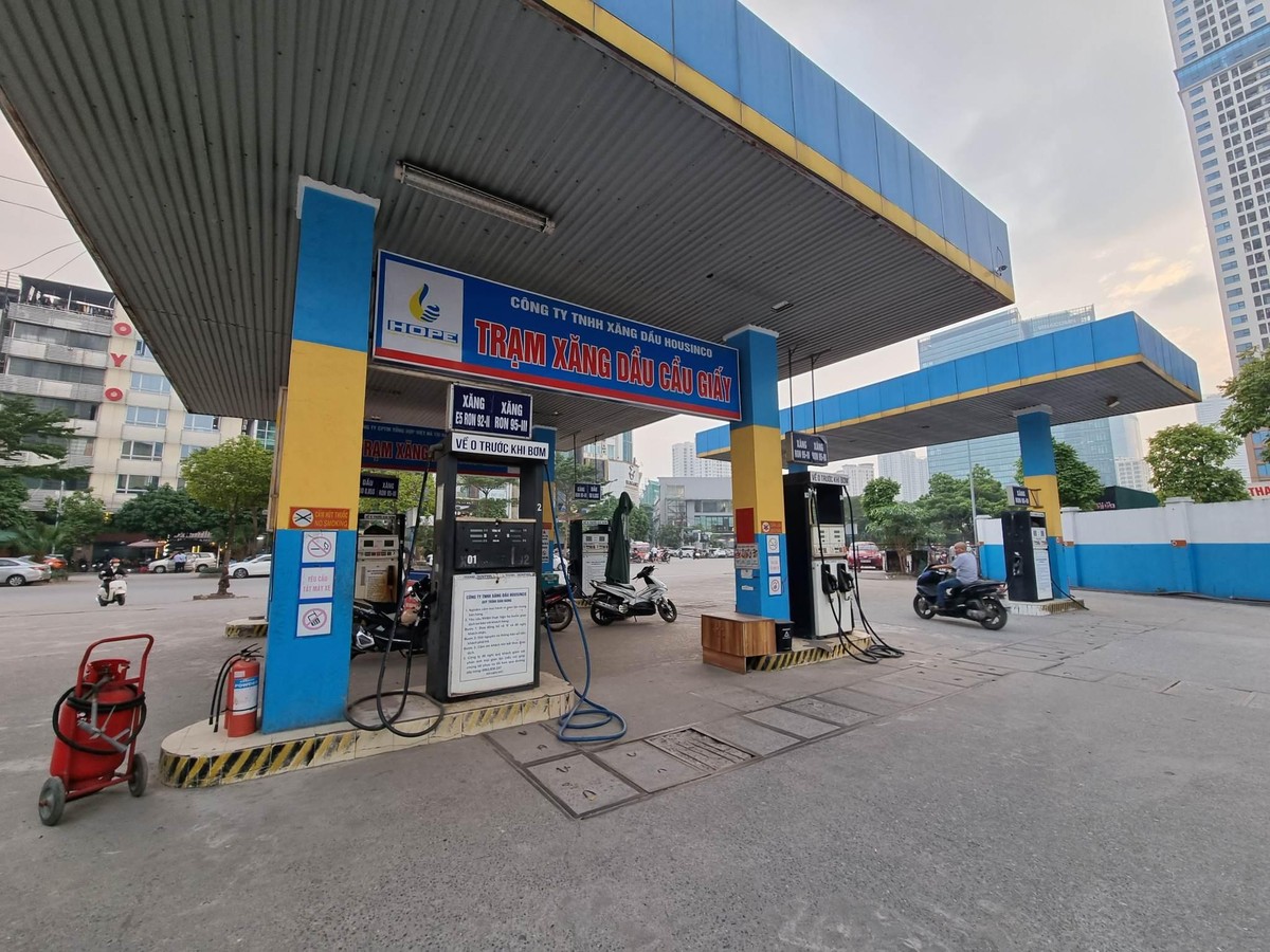 Một cây xăng thông báo hết hàng. (Ảnh: NVCC)