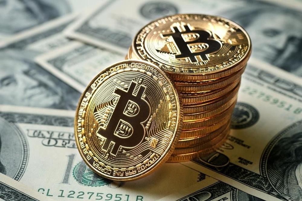 Nhà đầu tư tiền mã hóa ồ ạt rút tiền