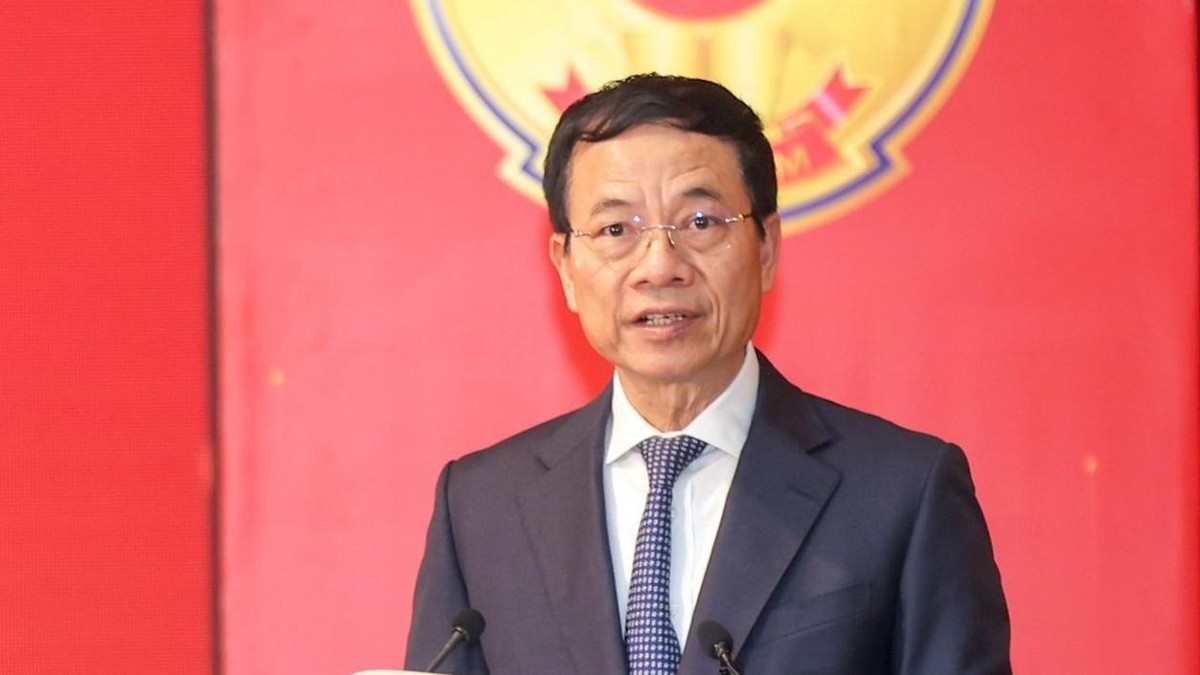 Bộ trưởng Nguyễn Mạnh Hùng