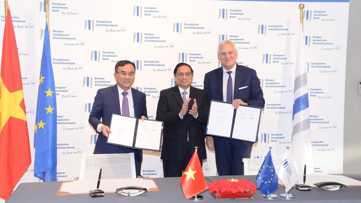 EVN và EIB ký biên bản ghi nhớ