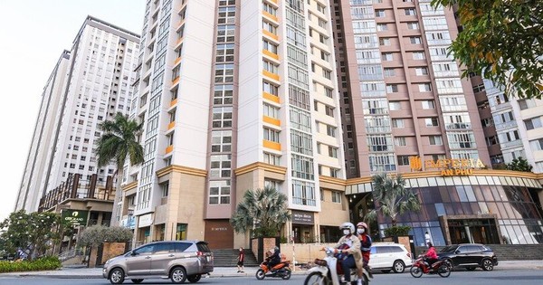 Thị trường bất động sản khó khăn, tại sao giá nhà không xuống?