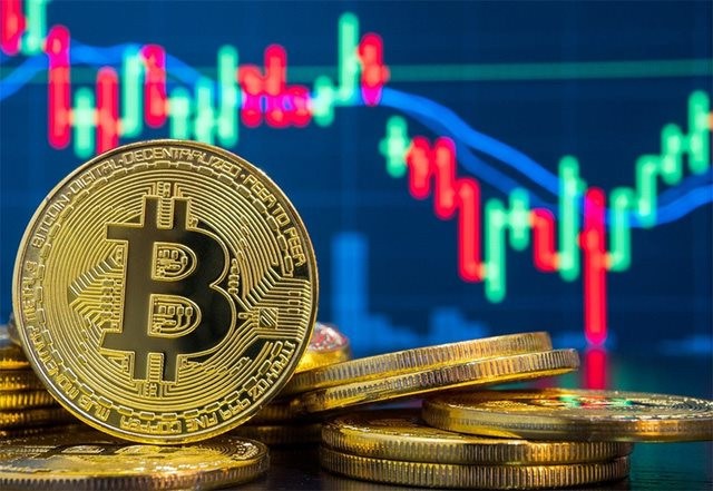 Bitcoin tăng vọt lên 18.000 USD sau khi lạm phát Mỹ hạ nhiệt