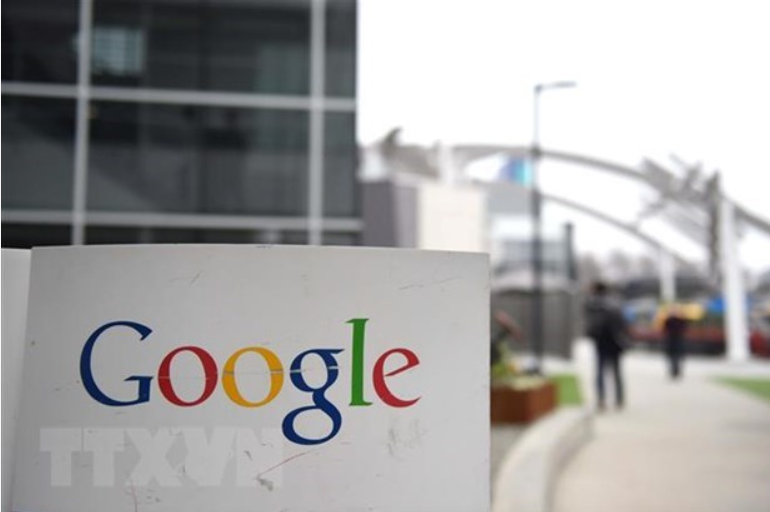 Biểu tượng Google tại trụ sở ở Mountain View, California, Mỹ. (Ảnh: AFP/TTXVN)