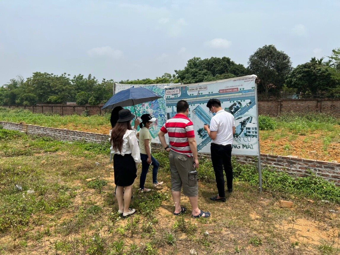 Nhà đầu tư bất động sản: Xuống tiền bắt "đáy" kỳ vọng thị trường sớm khởi sắc